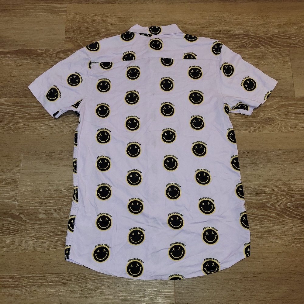 Wesc Nevin Happy AOP Shirt Size Small men's new without tag - Picture 4 of 4